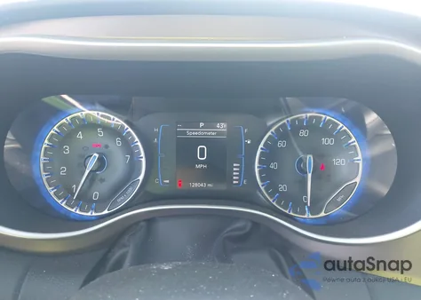 2020 Chrysler Voyager Lxi z USA, uszkodzony, nr VIN 2C4RC1DG9LR181752